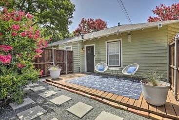 4 Mi To Dtwn: Dallas Gem W/ Furnished Patio