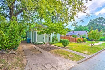 Colorful Cottage W/ Deck ~ 5 Mi To Downtown!