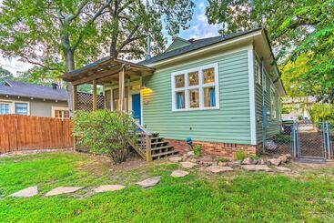 Colorful Cottage W/ Deck ~ 5 Mi To Downtown!