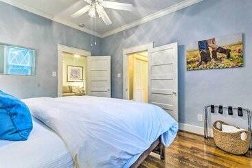 Colorful Cottage W/ Deck ~ 5 Mi To Downtown!