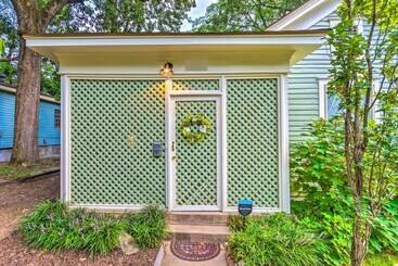 Colorful Cottage W/ Deck ~ 5 Mi To Downtown!