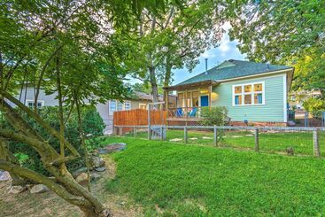 Colorful Cottage W/ Deck ~ 5 Mi To Downtown!