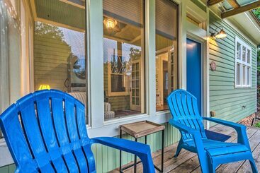 Colorful Cottage W/ Deck ~ 5 Mi To Downtown!