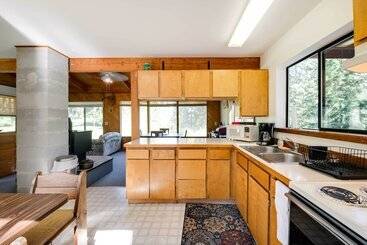 Conconully Cabin On 42 Private Acres Near Hiking!