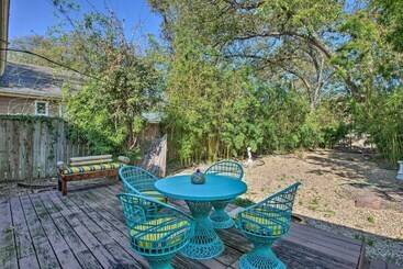 Dallas Couples Retreat: Walk To Lower Greenville!