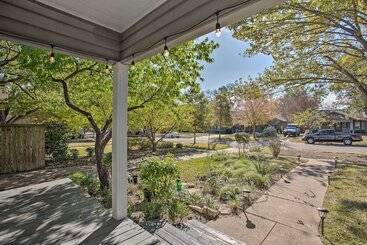 Dallas Couples Retreat: Walk To Lower Greenville!