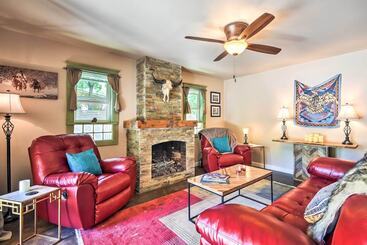 Cozy Home W/ Media Room: Short Walk To Taos Plaza!
