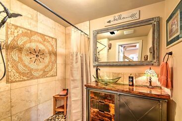 Cozy Home W/ Media Room: Short Walk To Taos Plaza!