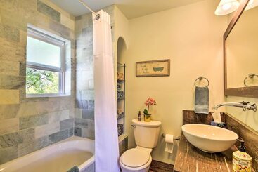 Cozy Home W/ Media Room: Short Walk To Taos Plaza!