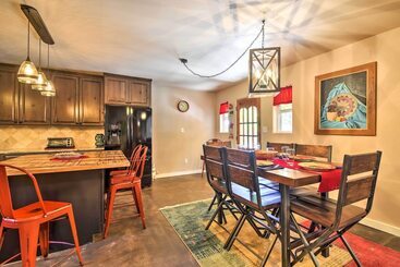 Cozy Home W/ Media Room: Short Walk To Taos Plaza!