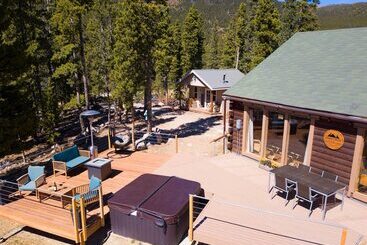 Cozy St. Mary S Escape: Mtn Views, Hot Tub & Sauna