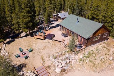 Cozy St. Mary S Escape: Mtn Views, Hot Tub & Sauna