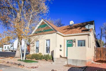 Downtown Home W/ Grill: 5 Mi To Garden Of The Gods