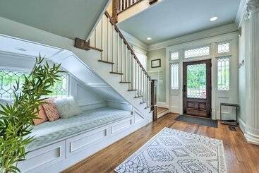 Elegant Raleigh Home W/ Porch, Walk Downtown!