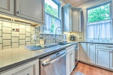 Elegant Raleigh Home W/ Porch, Walk Downtown!