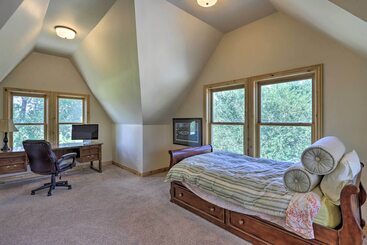 بيت ريفى Fruita Victorian Home W/ Hot Tub + Mountains!