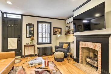 Historic Home W/ Garden: Walk To Center City!