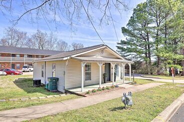 Idyllic Fayetteville Home   Walk To Ua Campus!