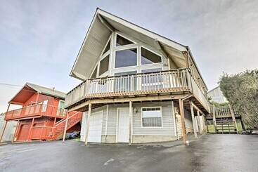 Logan Road Lookout, Lincoln City Home W/ Game Room