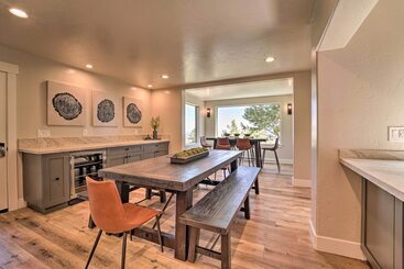 Luxe Reno Chalet W/ Mountain View: 3 Mi To Skiing!