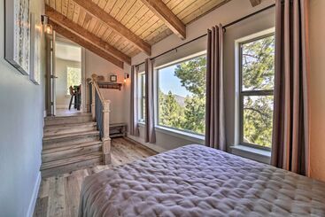 Luxe Reno Chalet W/ Mountain View: 3 Mi To Skiing!
