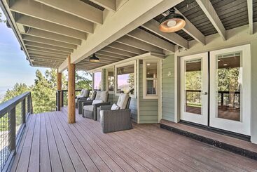 Luxe Reno Chalet W/ Mountain View: 3 Mi To Skiing!