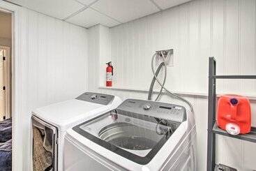 Modern Family Home ~ 10 Mi To Ski Cranmore Mtn!