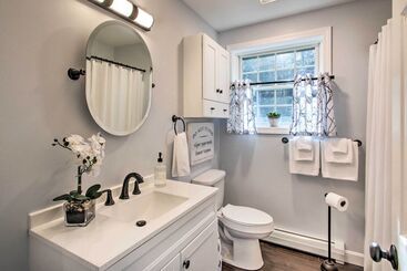Modern Family Home ~ 10 Mi To Ski Cranmore Mtn!