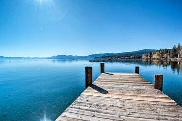 Modern Lakeside Cabin: Walk To Dock & Tahoe City