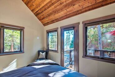 Modern Lakeside Cabin: Walk To Dock & Tahoe City