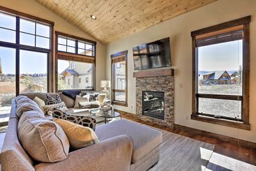 Mtn View Fraser Home W/ Hot Tub   Near Skiing!