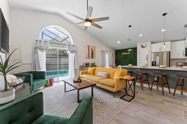 Newly Remodeled Family Home W/ Pool Near Disney!