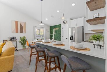 Newly Remodeled Family Home W/ Pool Near Disney!