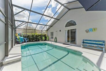 Newly Remodeled Family Home W/ Pool Near Disney!