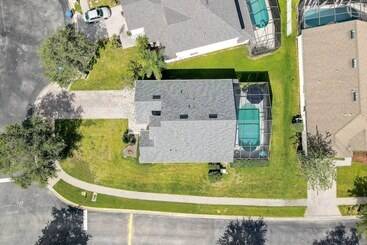Newly Remodeled Family Home W/ Pool Near Disney!