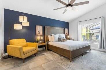 Newly Remodeled Family Home W/ Pool Near Disney!