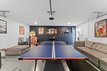 Newly Remodeled Family Home W/ Pool Near Disney!