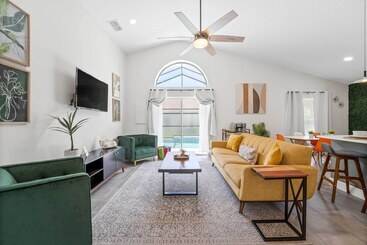 Newly Remodeled Family Home W/ Pool Near Disney!