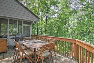 Nice Galena Home W/ Huge Patio, Hot Tub & Fire Pit