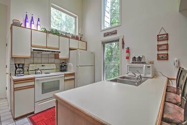 Nice Galena Home W/ Huge Patio, Hot Tub & Fire Pit