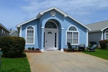 Pcb Family Home W/ Pool Access, 1 Mile To Beach!