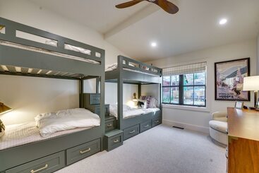 Inviting & Renovated Home In Crested Butte!