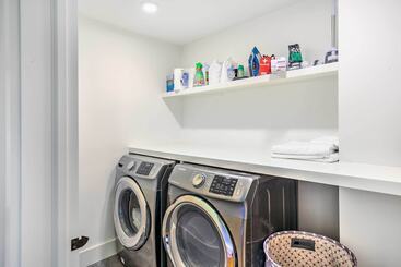 Pet Friendly House W/ Deck   10 Mi To Stowe Mtn!
