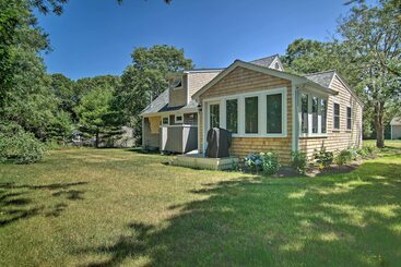 Remodeled East Falmouth Home Close To Beaches!
