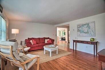 Remodeled East Falmouth Home   Close To Beaches!