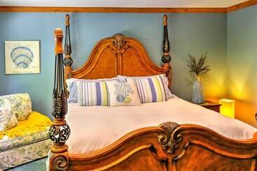茅舍 Roomy House On 2 Acres   2 Mi To Egg Harbor Beach!