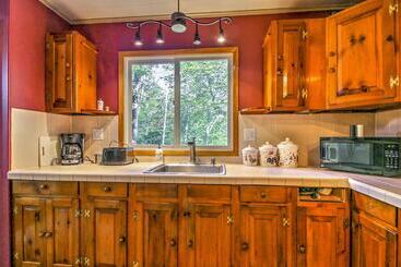 Rustic Intervale Hideaway W/ Deck & Wooded Views!