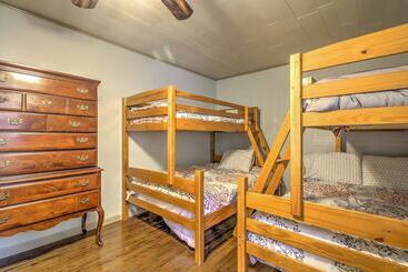Rustic Intervale Hideaway W/ Deck & Wooded Views!
