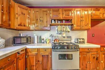 Rustic Intervale Hideaway W/ Deck & Wooded Views!