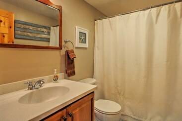 Secluded Conway Home W/ Theater Room & Hot Tub!